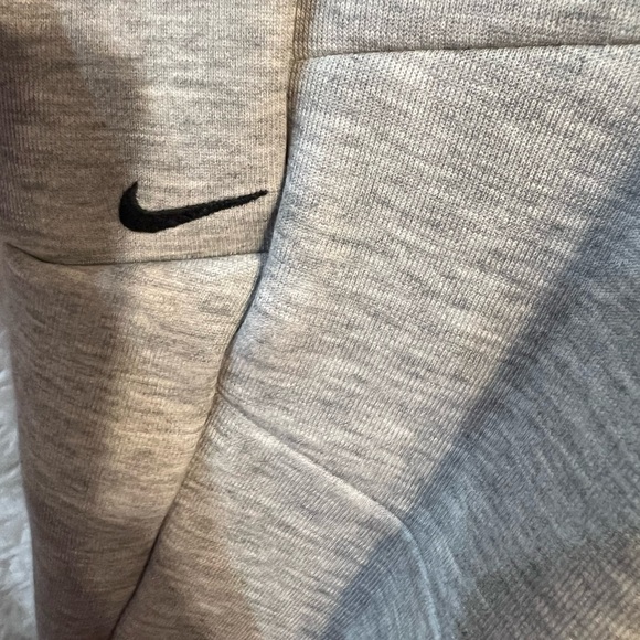 Nike Heather Gray Tech Fleece Joggers with Black Details - Picture 4 of 9
